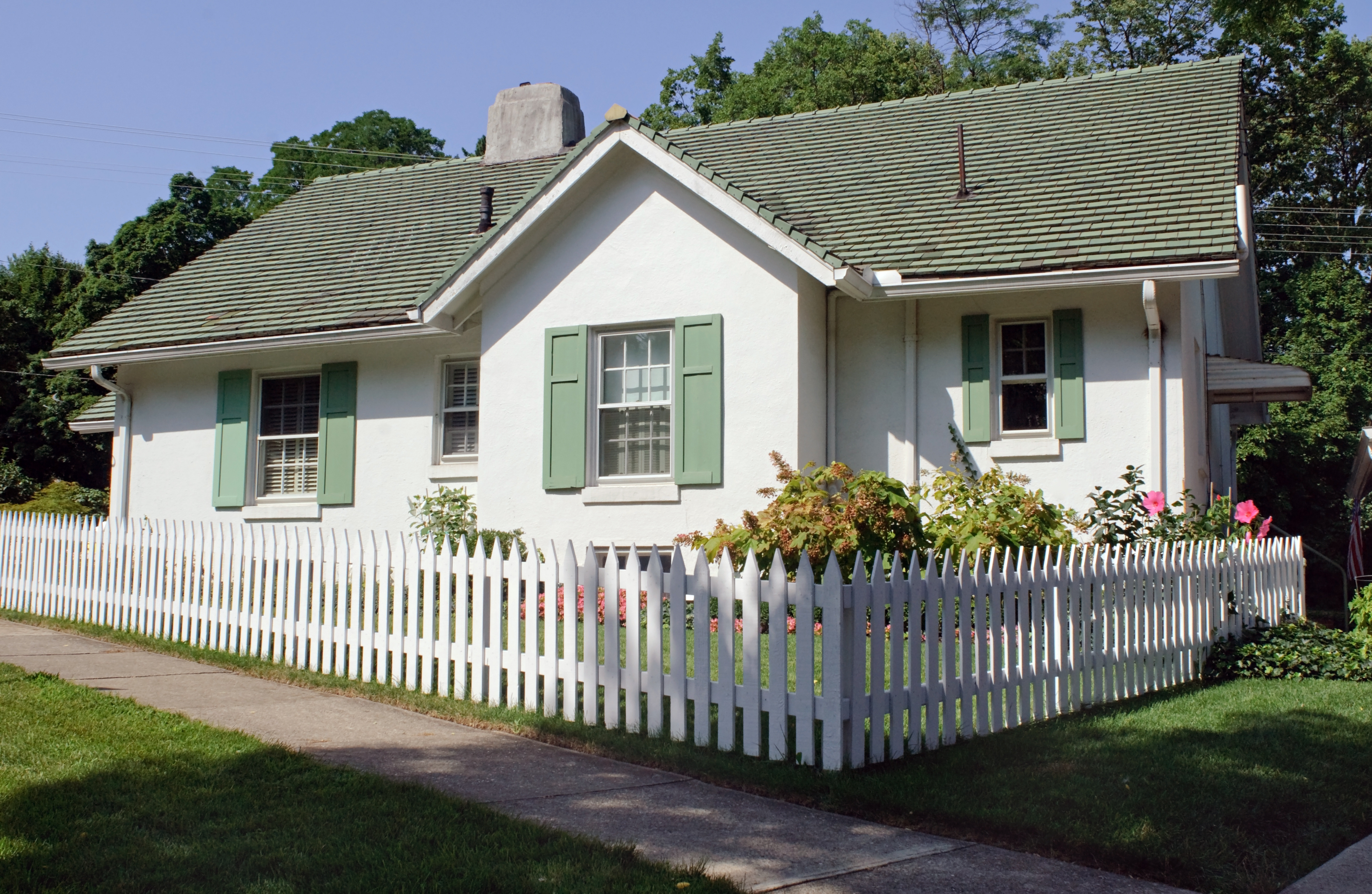 Cottage with Picket Fence